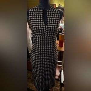 Kardashian Kollection Size Medium Women’s Houndstooth Dress 34” Bust Stretchy
